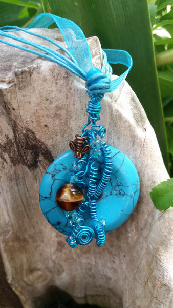Circular Turquoise Wire Pendant