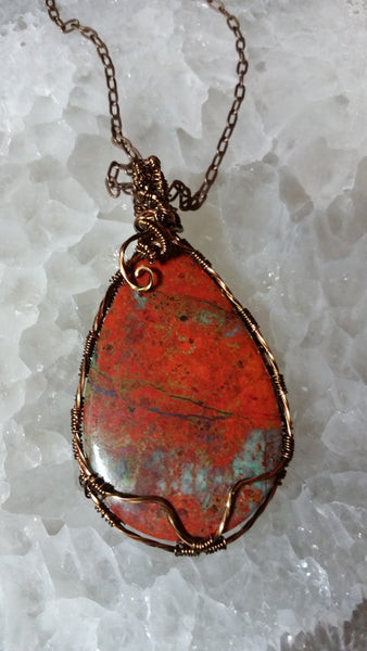 Unique Teardrop Natural Stone Design Woven In Solid Antiqued Brass